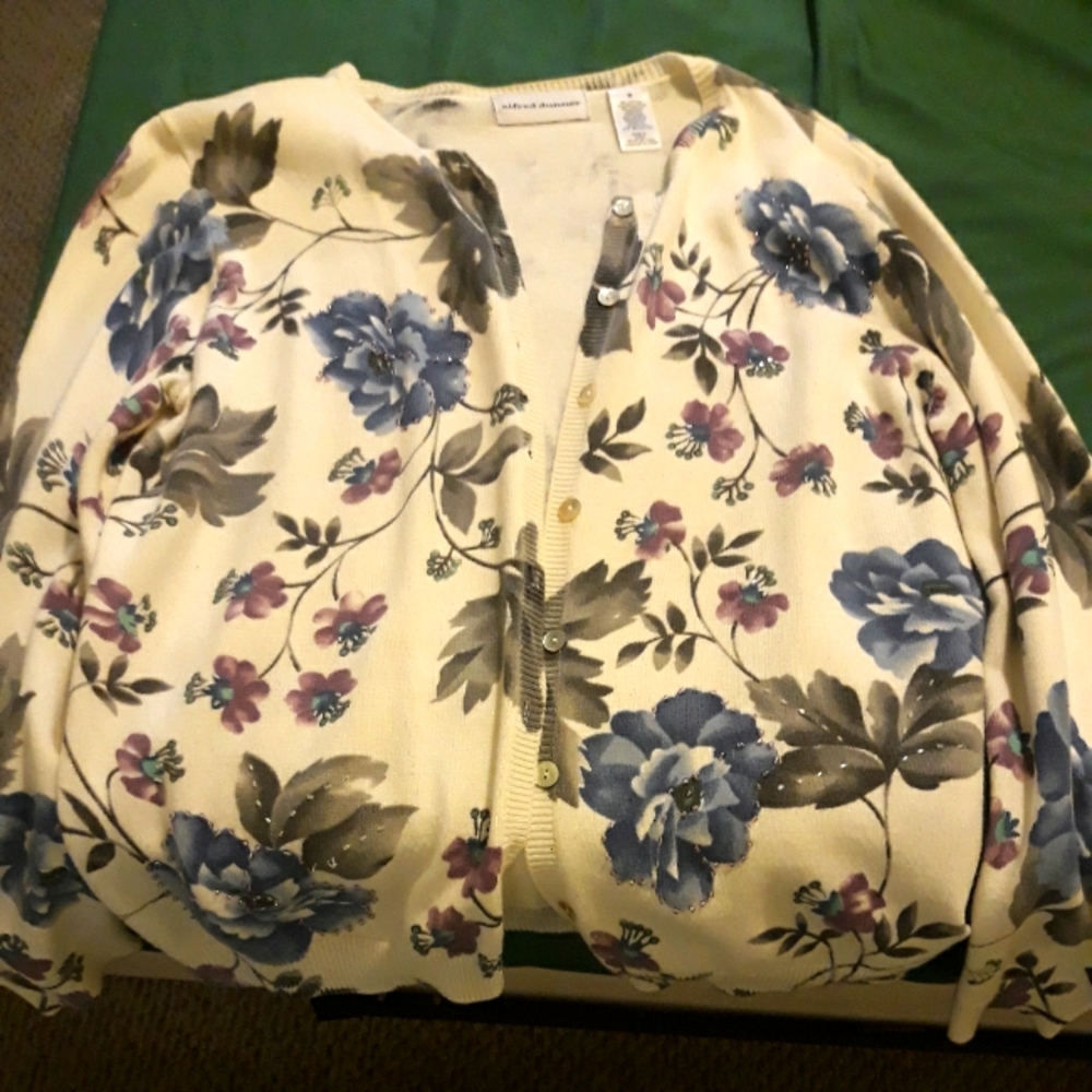 Women's sweater